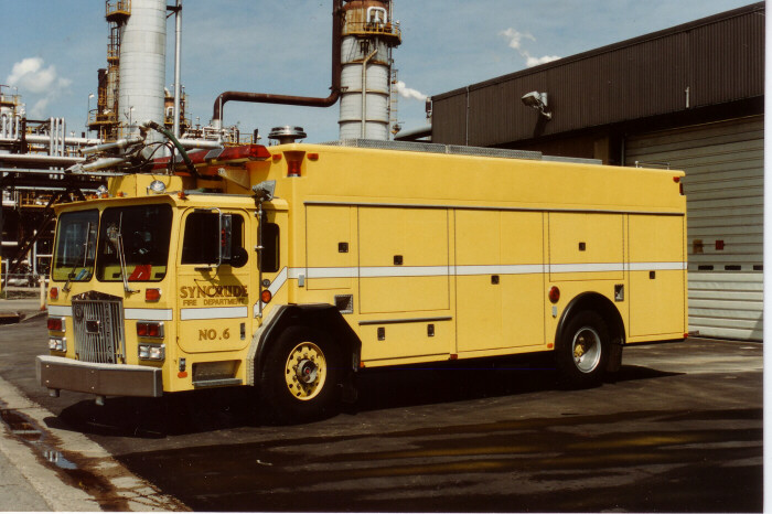 Photo of Anderson serial RI-136, a 1989 Pacific rescue of the Syncrude Canada Fire Department in Alberta.
