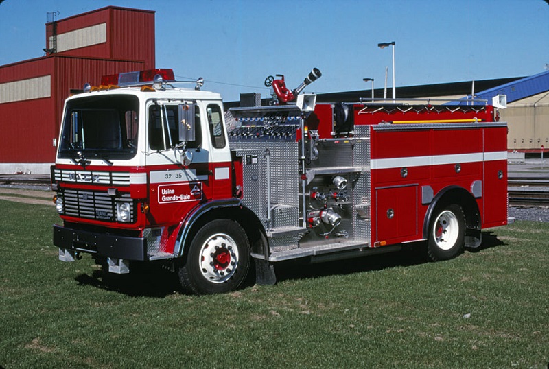 Photo of Anderson serial IS-4000-186, a 1990 Mack pumper of Service de Sécurité Incendie de Rio Tinto Alcan - La Baie in Quebec.