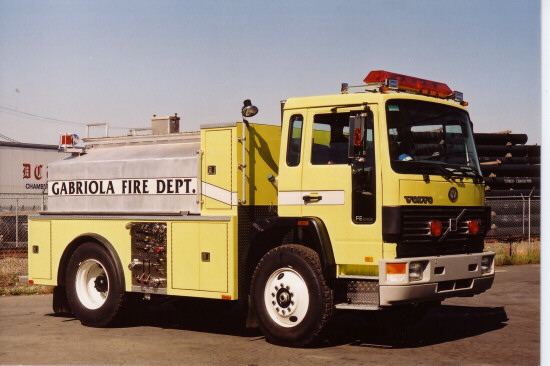 Photo of Anderson serial 91106EAPO92002430, a 1992 Volvo tanker of the Gabriola Fire Department in British Columbia.