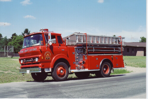Photo of Pierreville serial PFT-470, a 1975 GMC pumper of the South Algonquin Township Fire Department in Ontario.