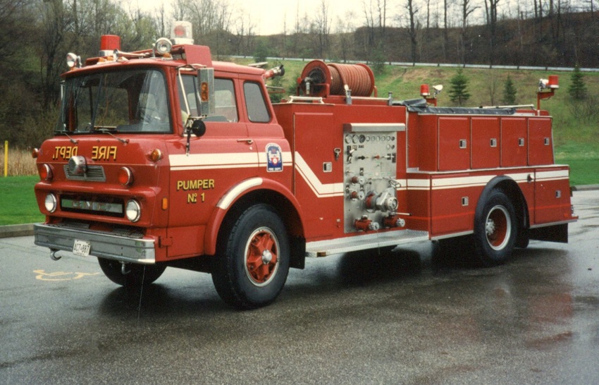 Photo of Pierreville serial PFT-558, a 1976 GMC pumper of the East York Fire Department in Ontario.