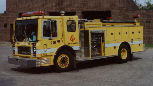 Photo of Pierreville serial PFT-1132, a 1982 Mack pumper of the Service de Sécurité Incendie de Saint-Laurent in Quebec.