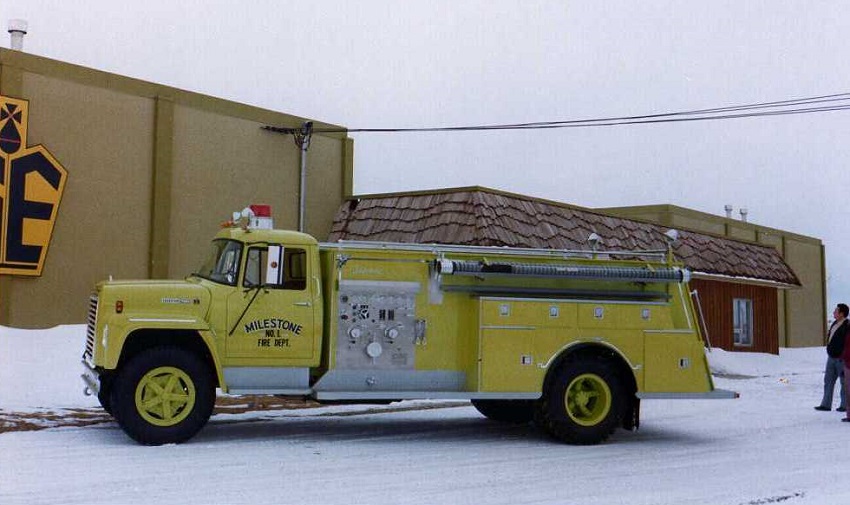 Photo of Superior serial SE 52, a 1975 International  pumper of the Milestone Fire Department in Saskatchewan.