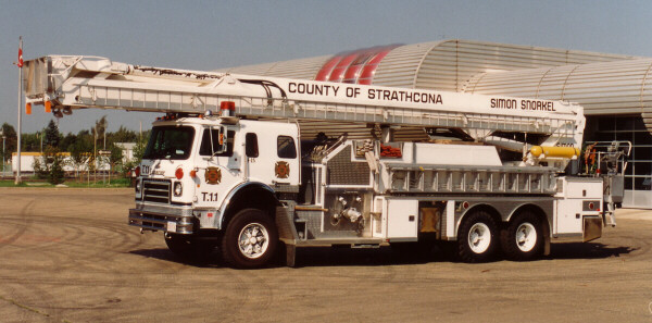 Photo of Superior serial SE 361, a 1982 International platform of the Strathcona County Fire Department in Alberta.