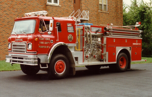 Photo of Superior serial SE 728, a 1986 International pumper of the Fort Erie Fire Department in Ontario.
