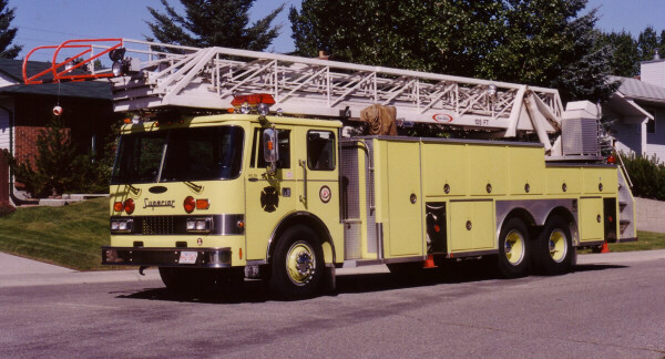 Photo of Superior serial SE 880, a 1988 Pierce Dash aerial of the Calgary Fire Department in Alberta.
