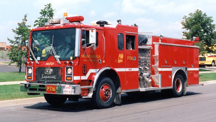 Photo of Superior serial SE 916, a 1989 Mack pumper of the Mississauga Fire Department in Ontario.