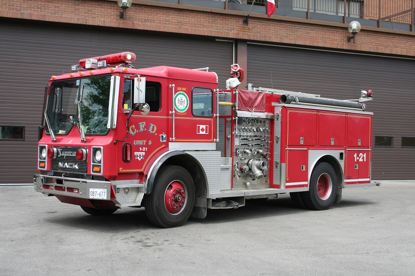 Photo of Superior serial SE 929, a 1988 Mack pumper of the Chatham-Kent Fire Department in Ontario.