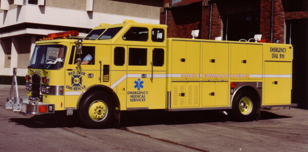 Photo of Superior serial SE 1089, a 1990 Pierce Lance rescue of the Red Deer Fire Department in Alberta.