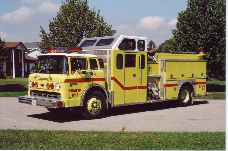 Photo of Superior serial SE 1104, a 1990 Ford pumper of the Newcastle Fire Department in Ontario.