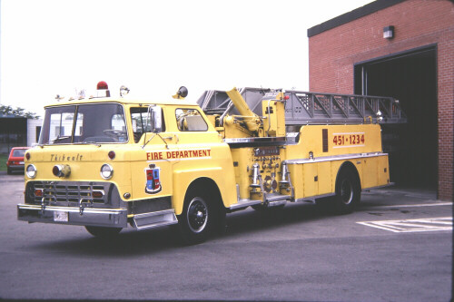 Photo of Thibault serial 13628, a 1963 Custom AWIT aerial of the Brampton Fire Department in Ontario.
