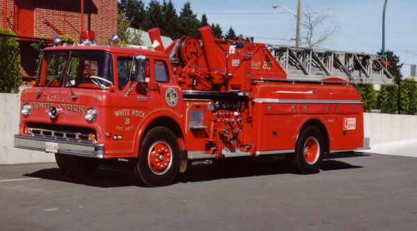 Photo of Thibault serial 15697, a 1965 Ford aerial of the White Rock Fire Department in British Columbia.