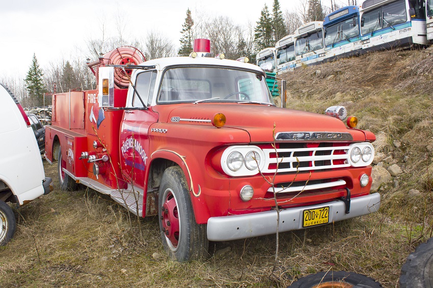 Photo of Thibault serial 16359 / 392535, a 1959 Fargo pumper of the Service de Sécurité Incendie de d'Escourt  in Quebec.