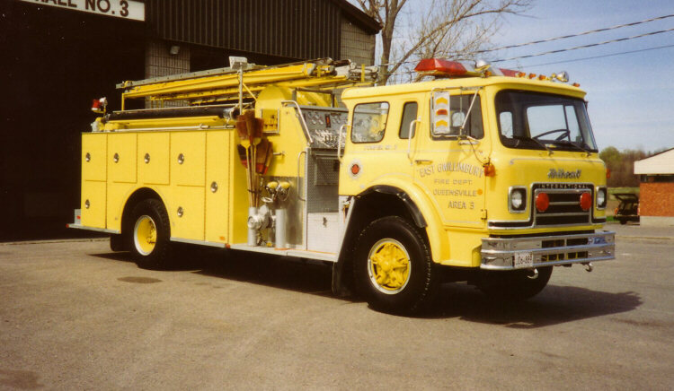 Photo of Thibault serial T81-147, a 1981 International pumper of the East Gwillimbury Township Fire Area 3 in Ontario.