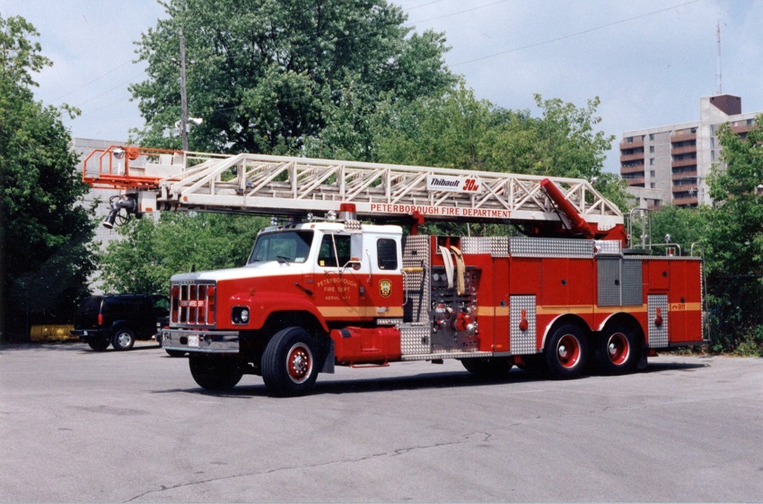 Photo of Thibault serial T88-105, a 1988 International aerial of the Peterborough Fire Department in Ontario.