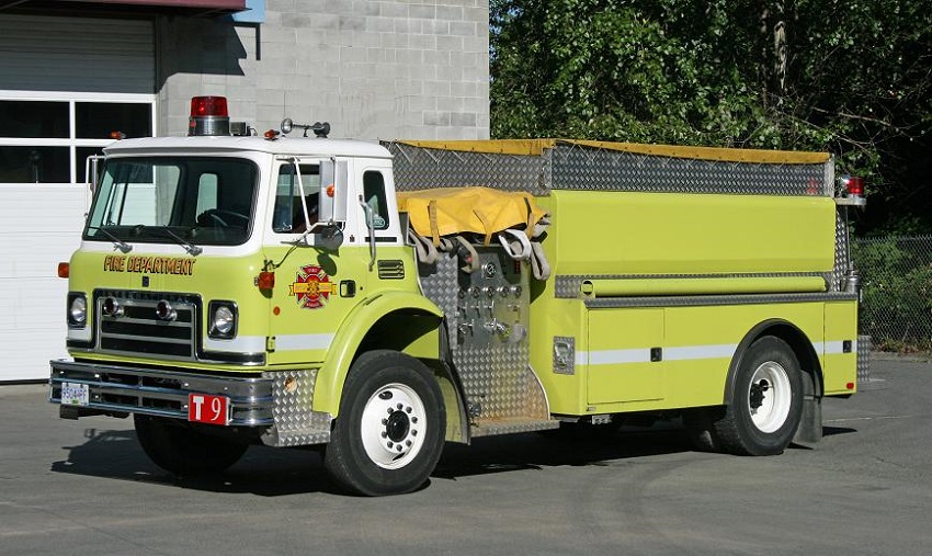 Photo of Anderson serial MS-500-48, a 1982 International tanker of the Surrey Fire Department in British Columbia.