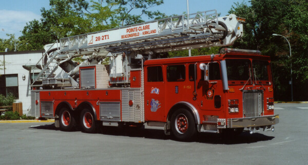 Photo of a 1990 Pacific Anderson platform of Service de Sécurité Incendie Pointe-Claire / Beaconsfield / Kirkland in Quebec.