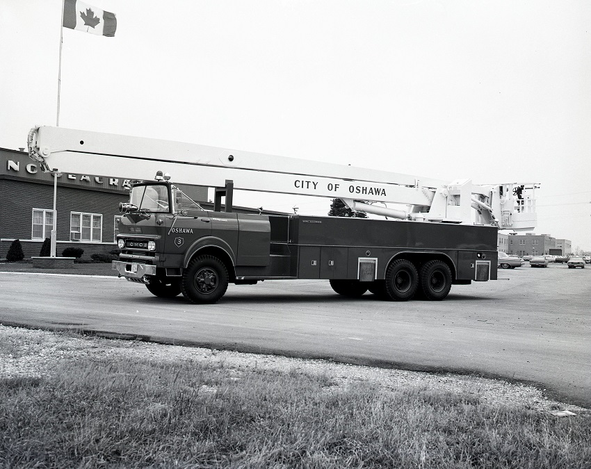 King-Seagrave delivery photo of serial 65099, a 1966 GMC aerial platform of the Oshawa Fire Services in Ontario.