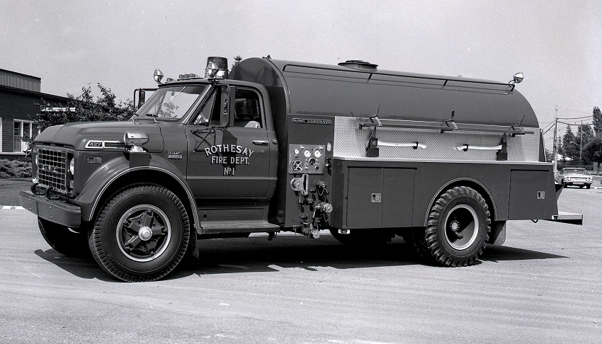 King-Seagrave delivery photo of serial 67059, a 1968 GMC tanker of the Rothesay Fire Department in New Brunswick.