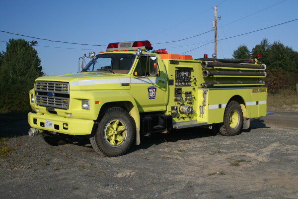 Photo of King-Seagrave serial 840089, a 1984 Ford pumper of the West Nipissing Fire Department in Ontario.