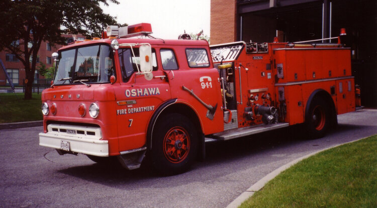 Photo of King-Seagrave serial 79061, a 1980 Ford pumper of the Oshawa Fire Services  in Ontario.