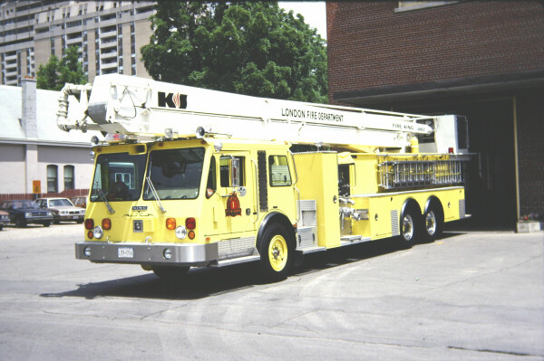 Photo of King-Seagrave serial 840051, a 1985 CM-1 platform of the London Fire Department in Ontario.