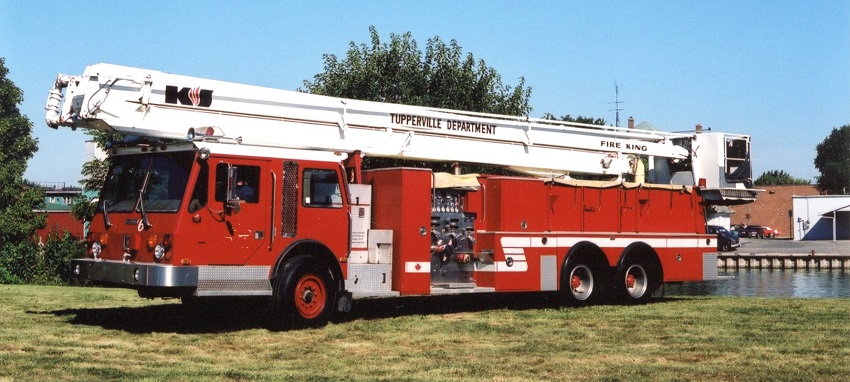 Photo of King-Seagrave serial 840051, a 1985 CM-1 platform formerly of the London Fire Department in Ontario.
