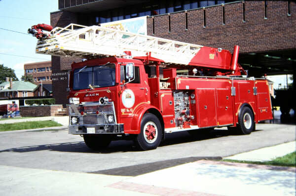 Photo of Pierreville serial PFT-292, a 1973 Mack quint of the Whitby Fire Department in Ontario.