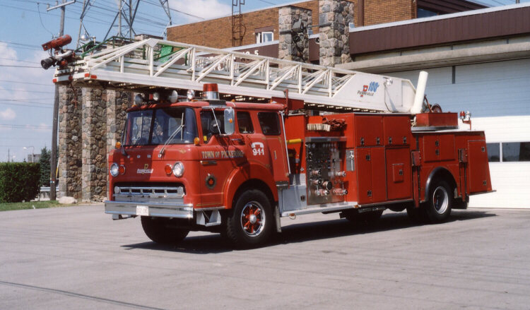 Photo of Pierreville serial PFT-646, a 1978 Ford quint of the Pickering Fire Department in Ontario.