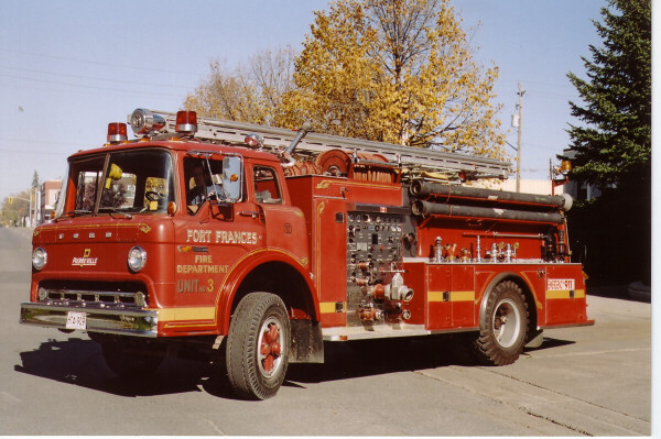 Photo of Pierreville serial PFT-686, a 1977 Ford pumper of the Fort Frances Fire Department in Ontario.
