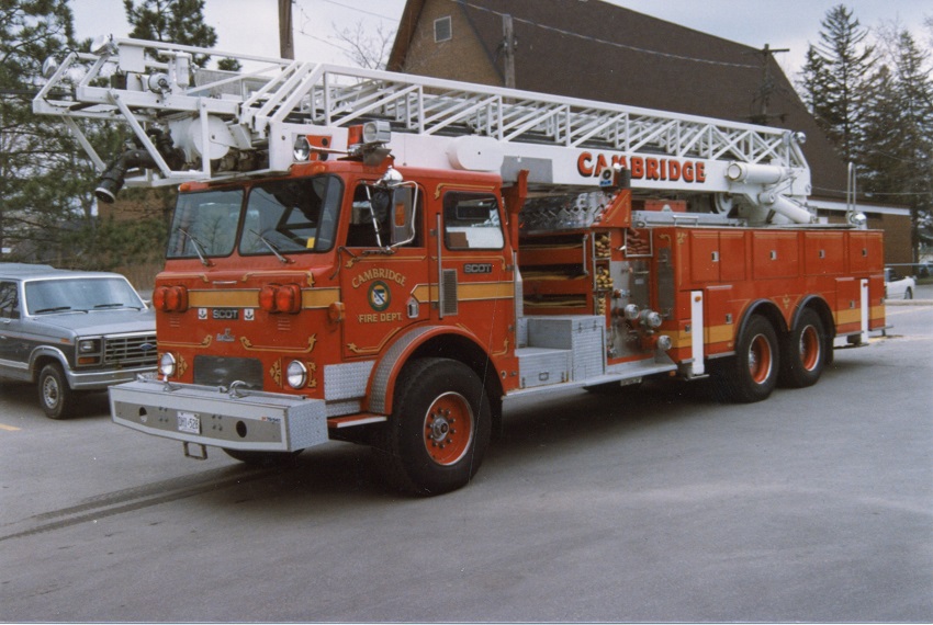 Photo of Pierreville serial PFT-872, a 1979 Scot quint of the Cambridge Fire Department in Ontario.