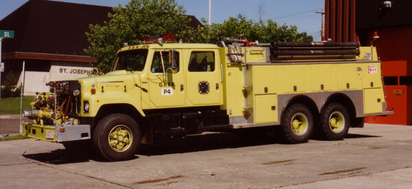 Photo of Superior serial SE 261, a 1980 International tanker of the Grande Prairie Fire Department in Alberta.